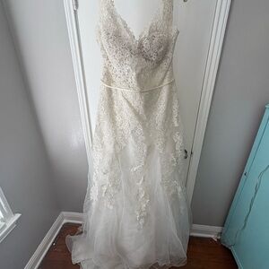 Stella York Elegant Lace Wedding Dress A-Line Lace